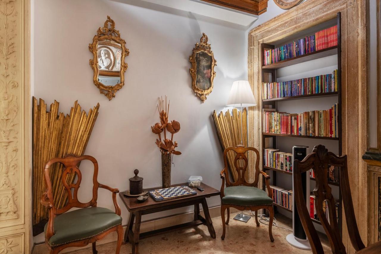 Pantheon Apartment - L'Angolo Nascosto Dei Quadri Roma Exterior foto